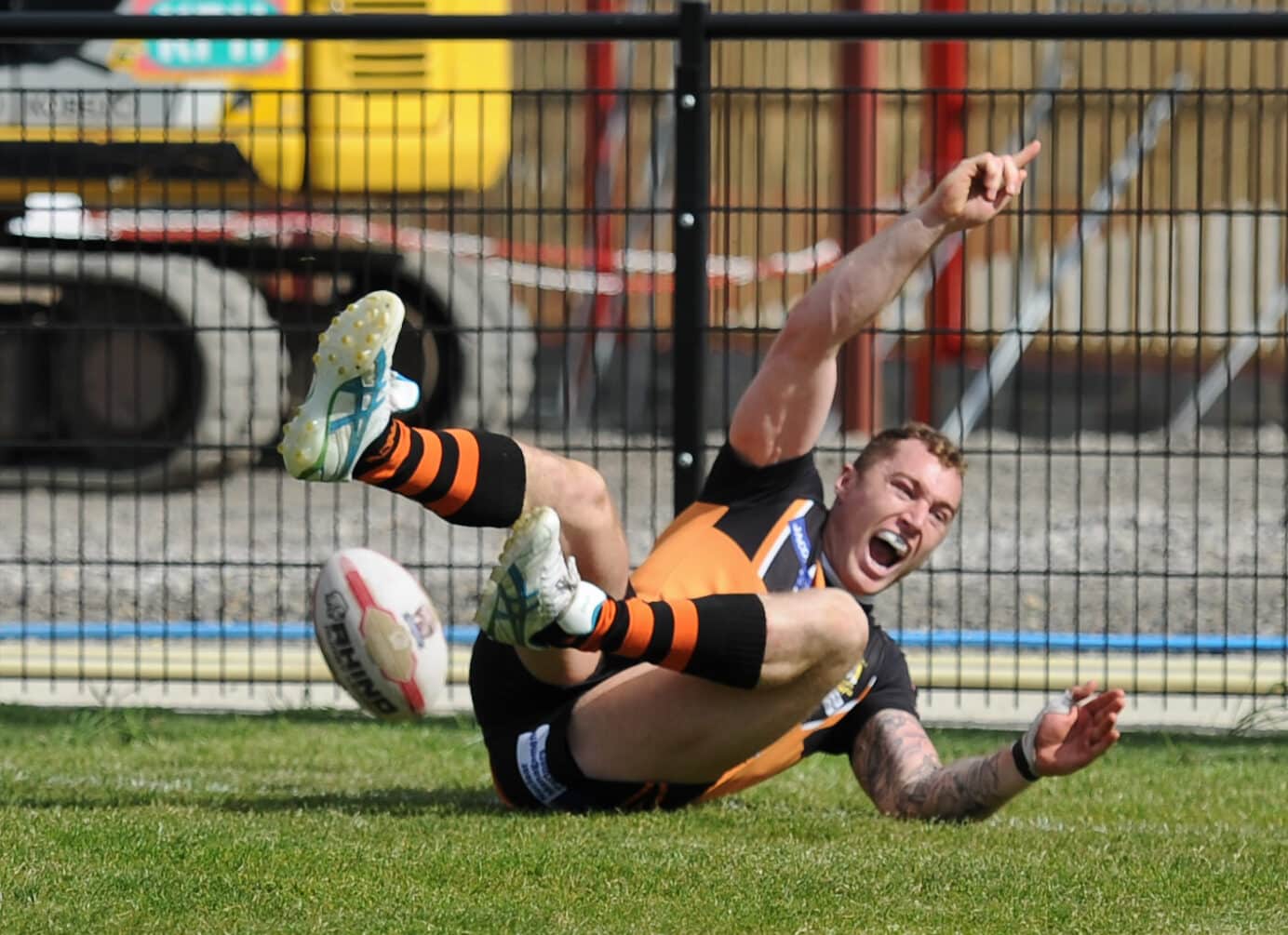 2015 - Dewsbury v Workington - Elliot Miller celebrates his late try